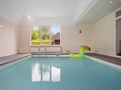 Zwemmen in de kerk Zwemmen in de kerk