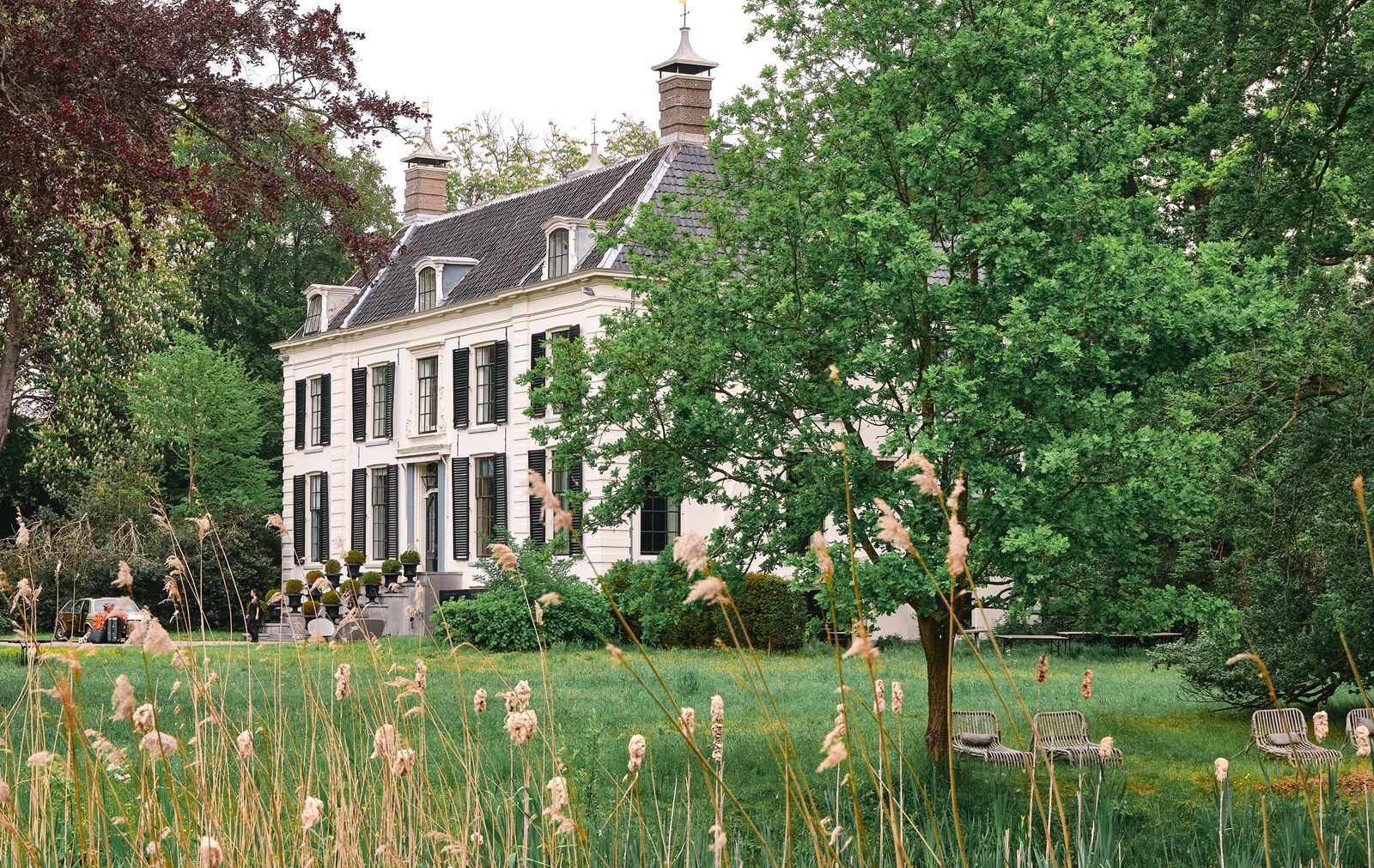 Luxe suite met uitzicht op het park van een prachtige buitenplaats