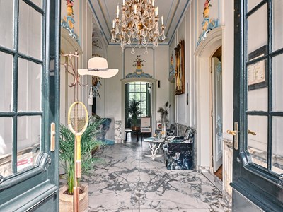 Luxe suite met uitzicht op het park van een prachtige buitenplaats Luxe suite met uitzicht op het park van een prachtige buitenplaats