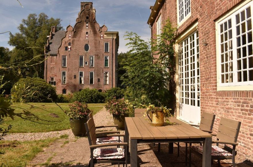 Overnachten in een Orangerie uit 1557 op het landgoed van een kasteel