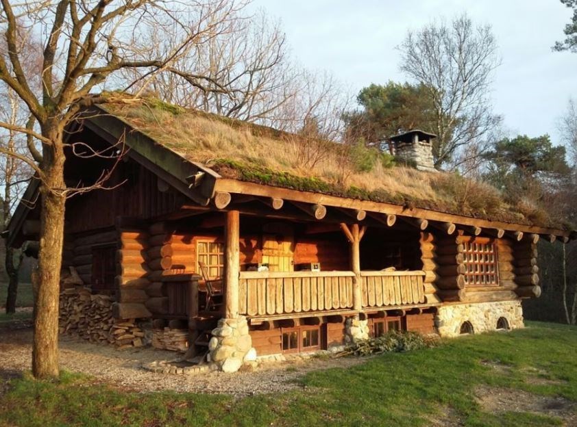 Overnachten in een unieke Noorse Boomstamhut