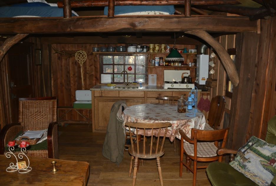 Overnachten in een sfeervolle back to basic Boshut