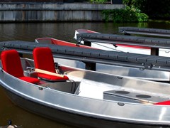 Vakantiehuisje voor 4 personen aan de Elfstedenroute met je eigen elektrische bootje Vakantiehuisje voor 4 personen aan de Elfstedenroute met je eigen elektrische bootje