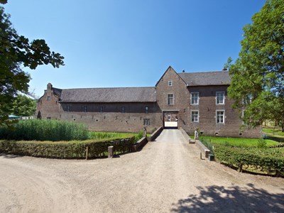 Overnachten in een Kapelkamer in een Kasteel in Limburg Overnachten in een Kapelkamer in een Kasteel in Limburg