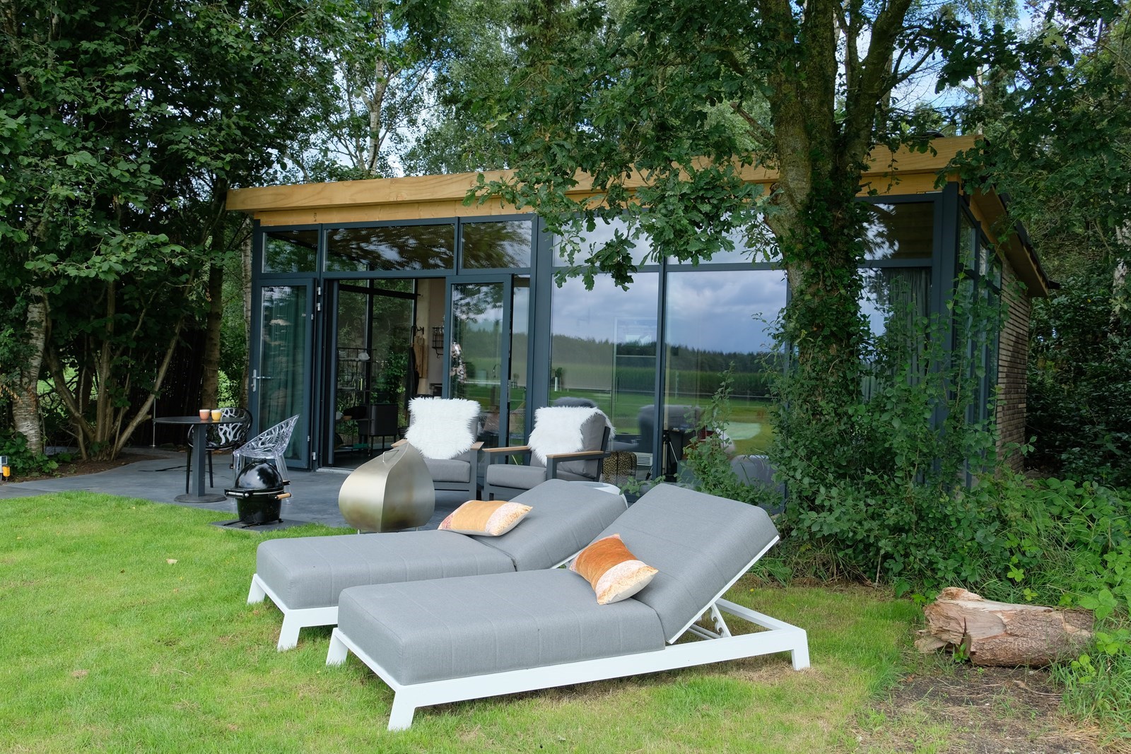 Origineel overnachten in een luxe vakantiehuis met hottub en panoramasauna