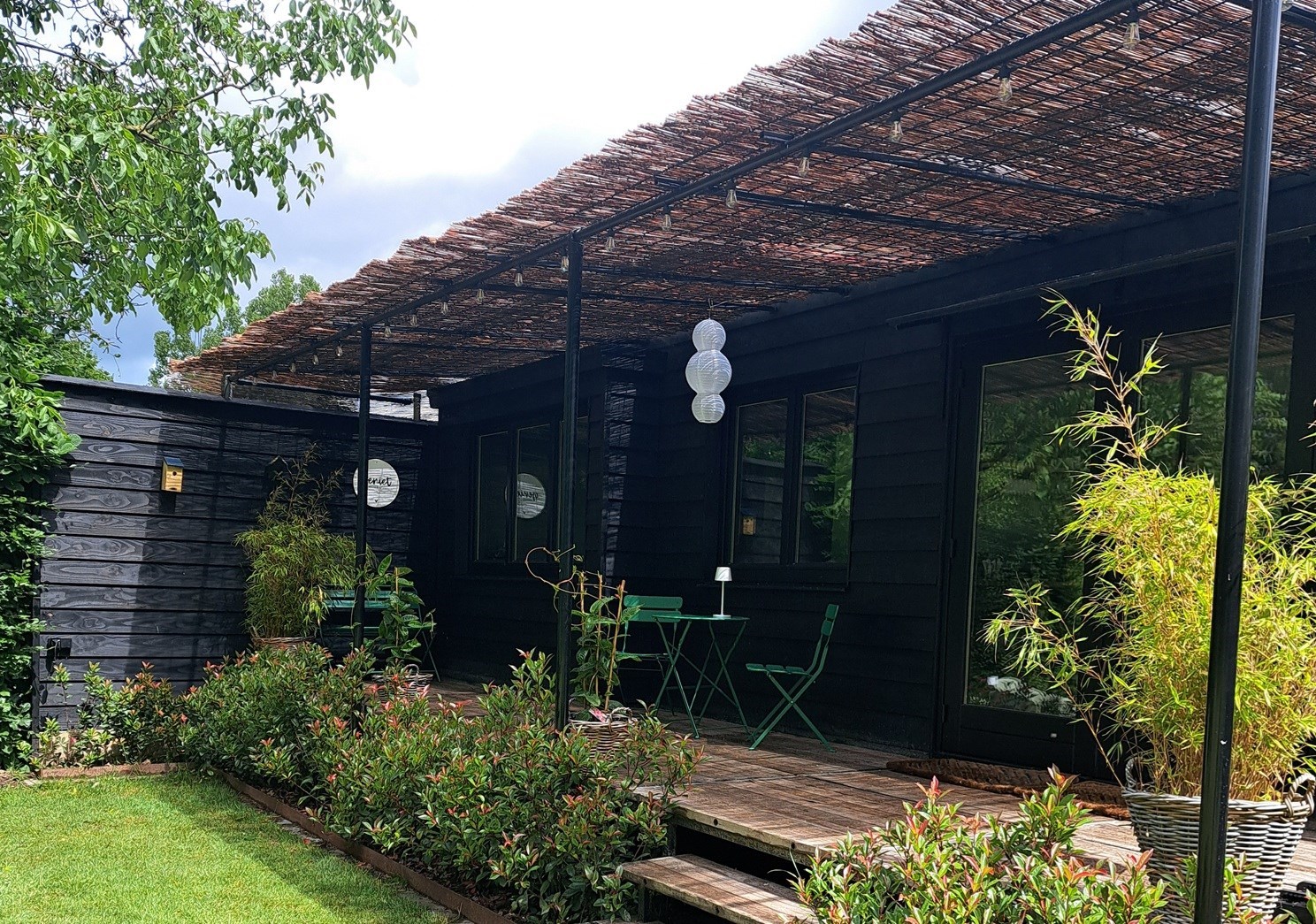 Origineel overnachten in een Tiny house in het smalste stukje Nederland