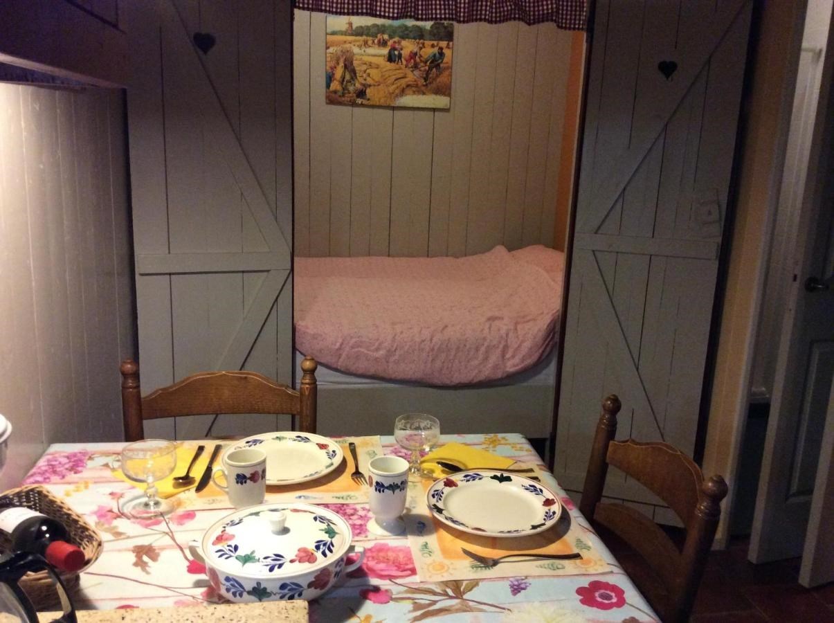 Origineel overnachten in een appartement in grootmoeders stijl waarbij je slaapt in een bedstee