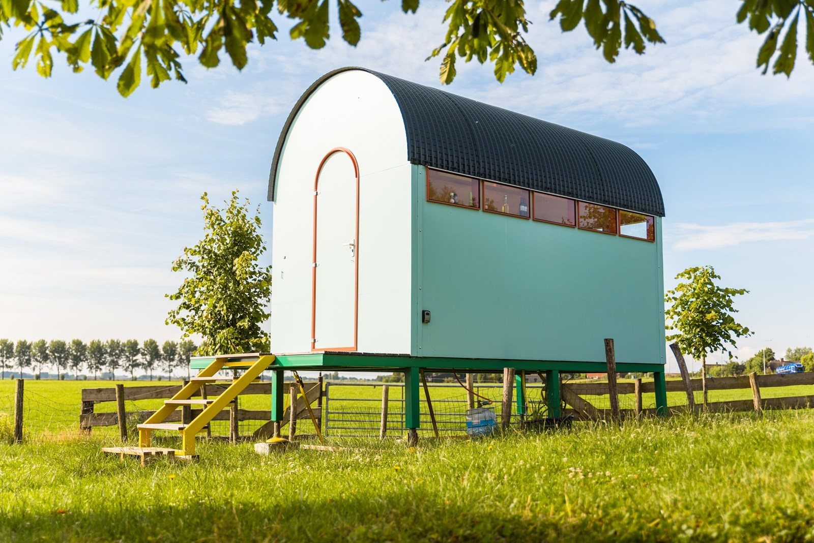 Vrolijke Vogelaar hut