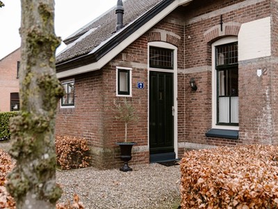 Overnachten in één van de laatste spoorwegwachthuizen van de Langstraat spoorlijn Overnachten in één van de laatste spoorwegwachthuizen van de Langstraat spoorlijn