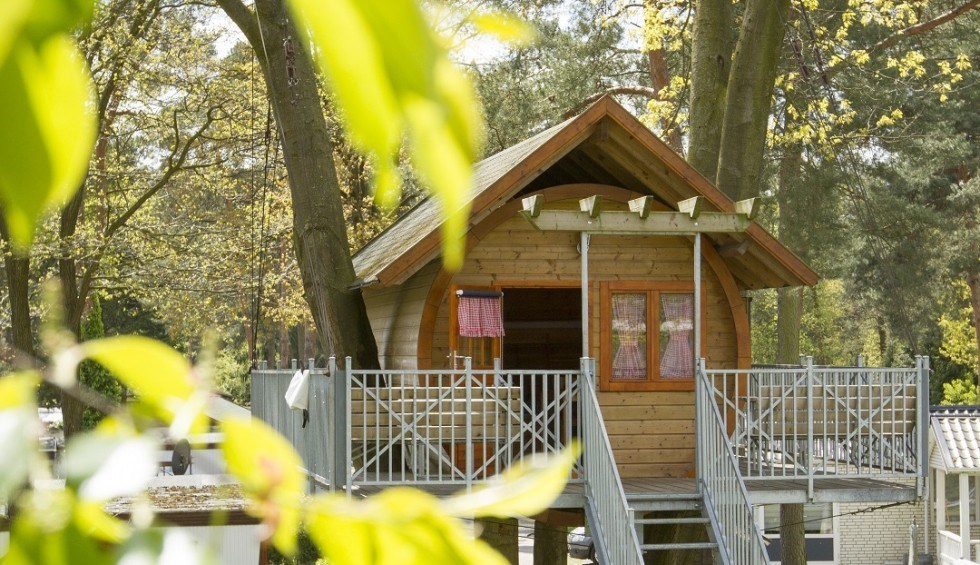 Unieke Boomkampeerton op 6 meter hoogte