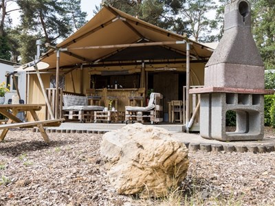 Glamping in een luxe safaritent in Limburg Glamping in een luxe safaritent in Limburg
