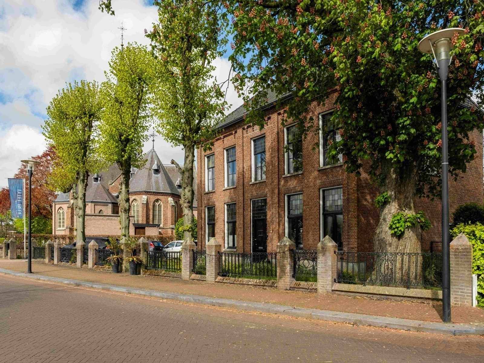 Overnachten in stijl in deze bijzondere oude Pastoriewoning.
