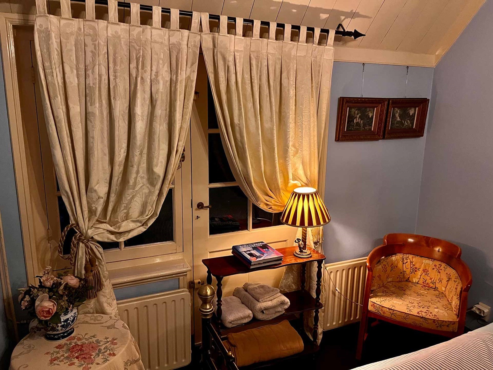 Romantische kamer in een Rijksmonument met een koninklijk verleden