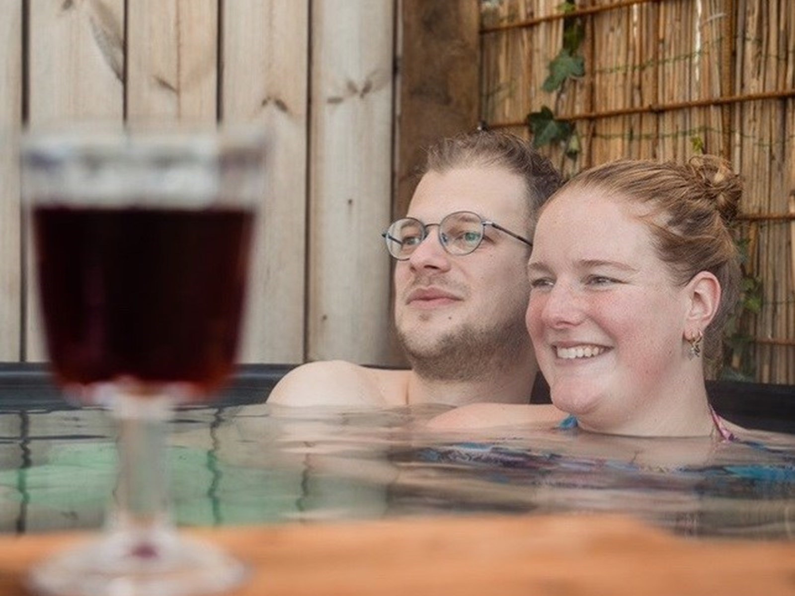 Unieke Arcade lodge met hottub op alpacafarm