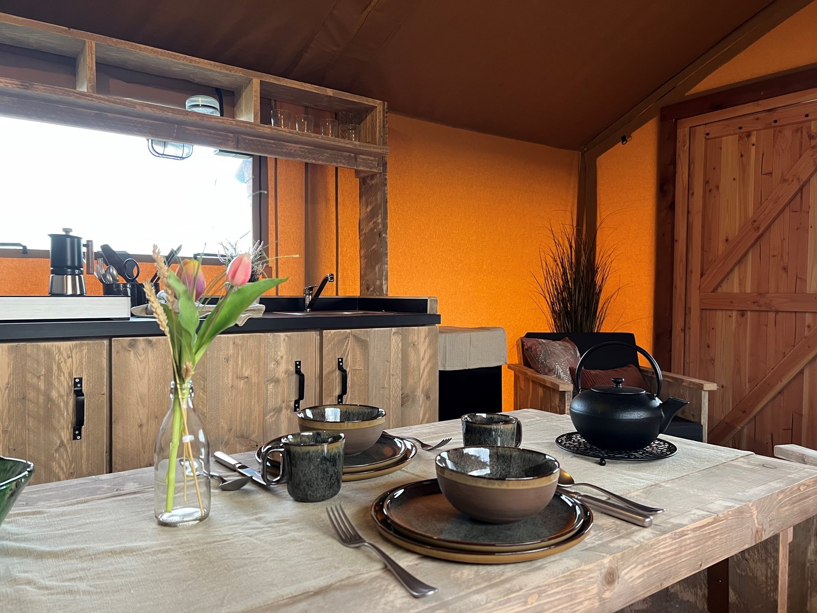 Knusse Glamping lodge met hottub op alpaca farm