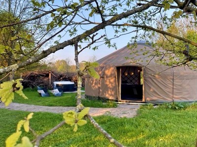 Knusse Yurt met je eigen whirlpool Knusse Yurt met je eigen whirlpool