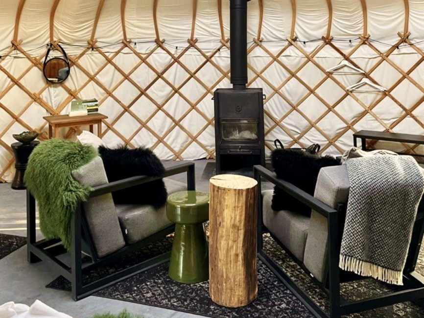 Knusse Yurt met je eigen whirlpool