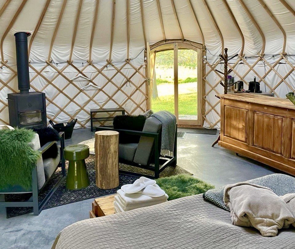 Knusse Yurt met je eigen whirlpool