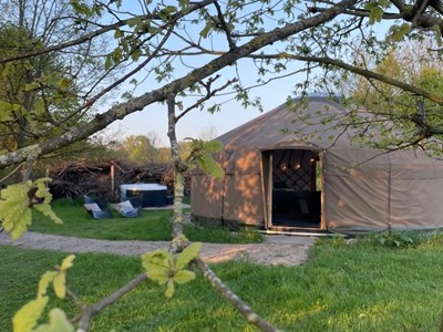 Knusse Yurt met je eigen whirlpool Knusse Yurt met je eigen whirlpool