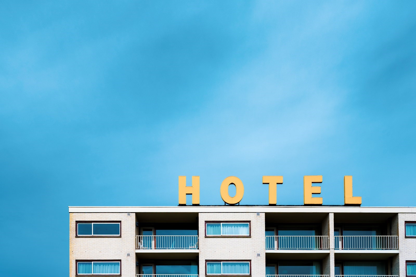 Slapen in een sixties hotel aan zee