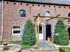 Bijzonder appartement in een unieke carréboerderij uit 1500 in Limburg Bijzonder appartement in een unieke carréboerderij uit 1500 in Limburg