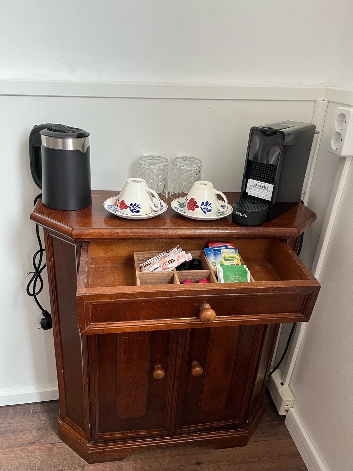 Slapen in een 100 jaar oud kerkje in de stijl van de Amsterdamse School