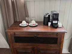 Slapen in een 100 jaar oud kerkje in de stijl van de Amsterdamse School Slapen in een 100 jaar oud kerkje in de stijl van de Amsterdamse School