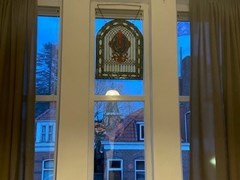 Slapen in een 100 jaar oud kerkje in de stijl van de Amsterdamse School Slapen in een 100 jaar oud kerkje in de stijl van de Amsterdamse School