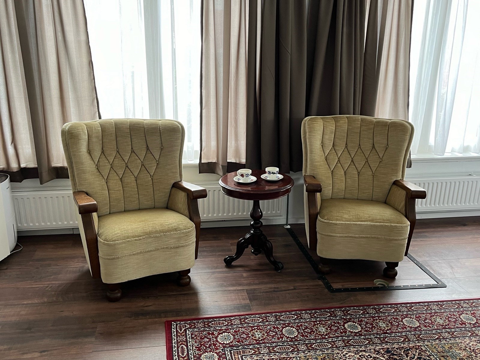 Slapen in een 100 jaar oud kerkje in de stijl van de Amsterdamse School