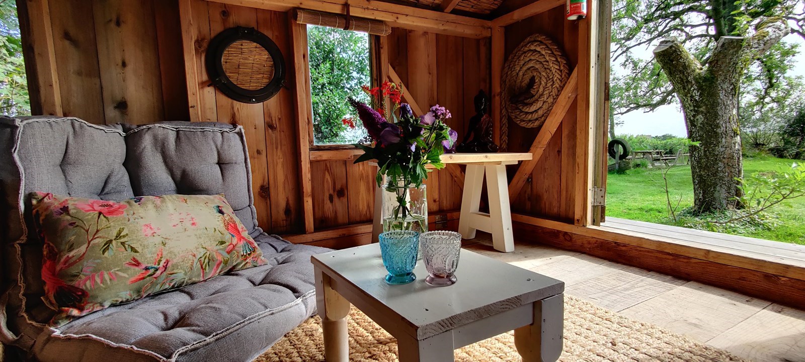 Slapen in een aangespoelde woonark