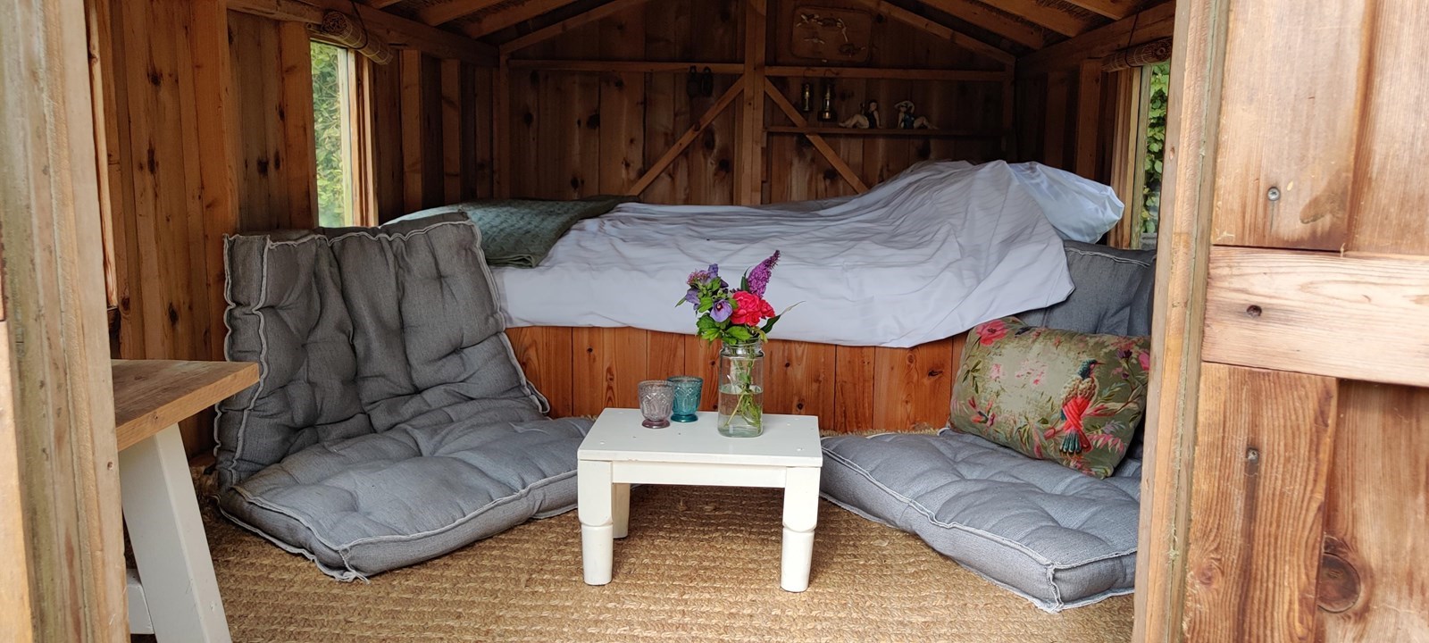 Slapen in een aangespoelde woonark