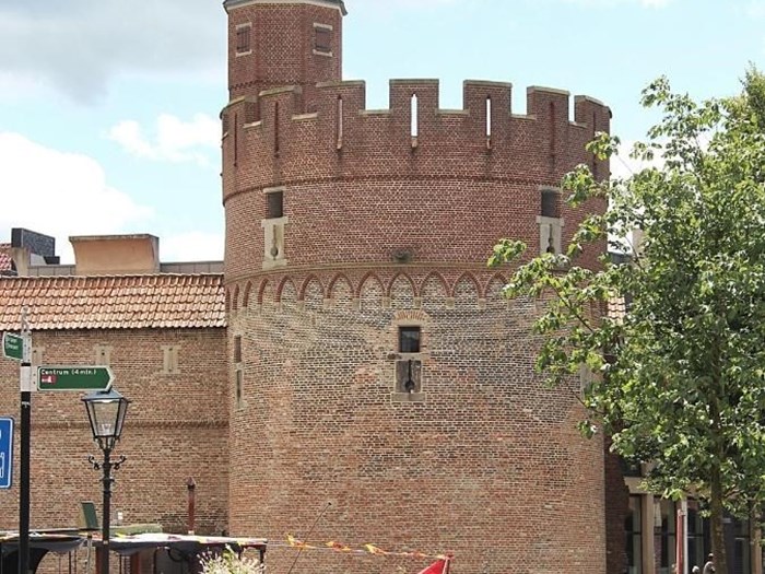 Suite in een middeleeuwse monumentale toren in Zwolle Suite in een middeleeuwse monumentale toren in Zwolle