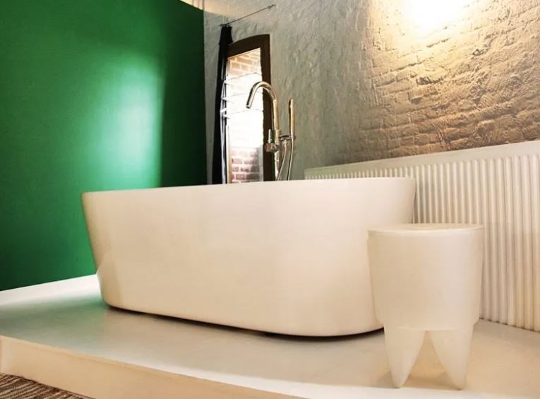 Suite met vrijstaand bad in een middeleeuwse monumentale toren in Zwolle