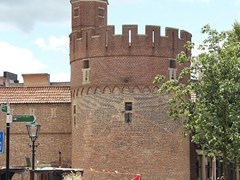 Suite met vrijstaand bad in een middeleeuwse monumentale toren in Zwolle Suite met vrijstaand bad in een middeleeuwse monumentale toren in Zwolle