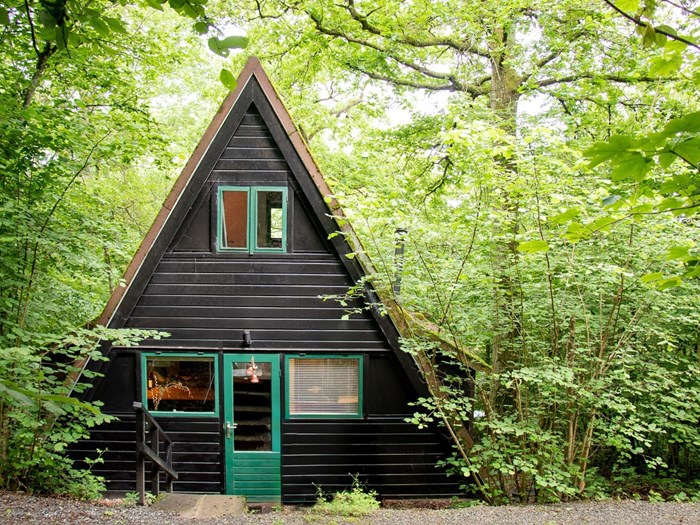 Een onvergetelijke vakantie-ervaring in een A-frame chalet in Durbuy Een onvergetelijke vakantie-ervaring in een A-frame chalet in Durbuy