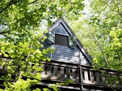 Een onvergetelijke vakantie-ervaring in een A-frame chalet in Durbuy Een onvergetelijke vakantie-ervaring in een A-frame chalet in Durbuy
