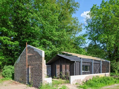 Een uniek vakantiehuis in de ruïne van een schuur Een uniek vakantiehuis in de ruïne van een schuur