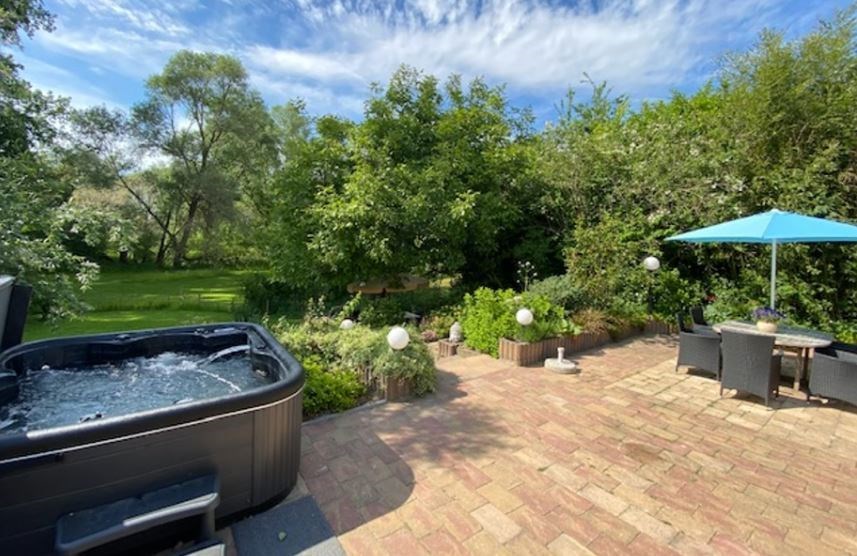 Sfeervol dijkhuisje met jacuzzi en sauna