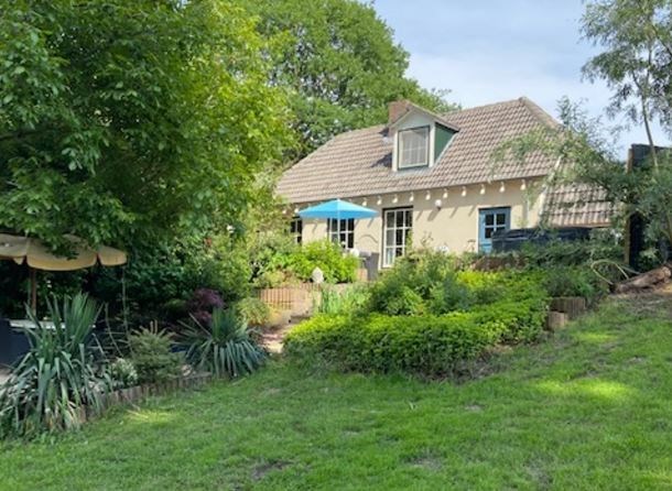 Sfeervol dijkhuisje met jacuzzi en sauna