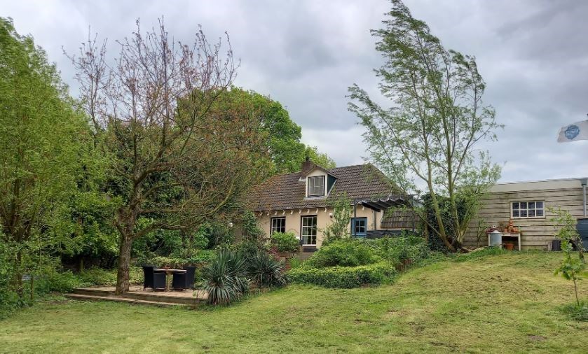 Sfeervol dijkhuisje met jacuzzi en sauna