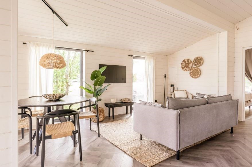 Uniek vakantiehuis met uitzicht op het meer inclusief hottub