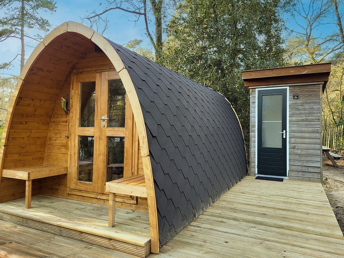 Origineel overnachten in een POD met privé sanitair