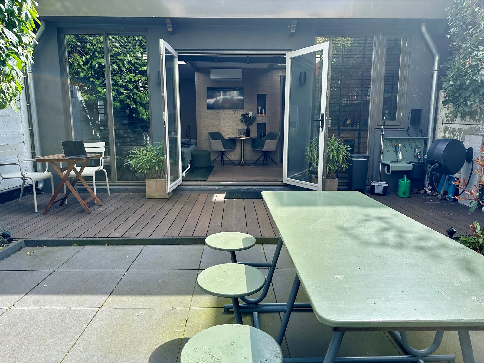 Origineel overnachten in een tiny house in het centrum van Den Haag en vlakbij het strand