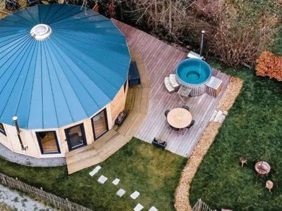 Unieke wellness Yurt met hottub en sauna Unieke wellness Yurt met hottub en sauna