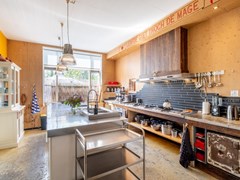 Kleurrijke groepsaccommodatie in een Kerk Kleurrijke groepsaccommodatie in een Kerk