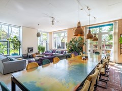 Kleurrijke groepsaccommodatie in een Kerk Kleurrijke groepsaccommodatie in een Kerk