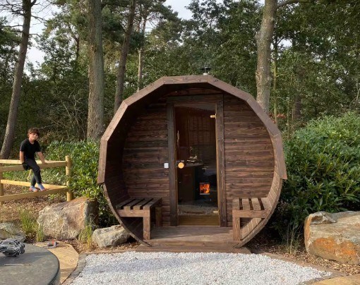 Luxe Finse Kota met jacuzzi en sauna barrel