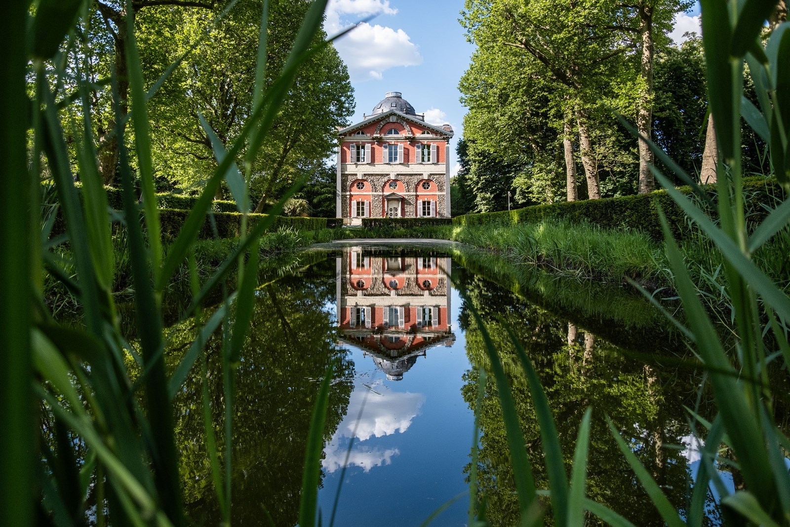 Vorstelijk overnachten in een 18e eeuws Paviljoen aan de Schelde met historische tuin en spiegelvijver