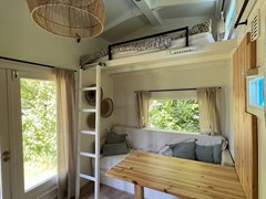 Origineel overnachten in een uniek circulair droomhuisje Origineel overnachten in een uniek circulair droomhuisje