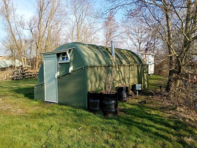 Overnachten in een omgebouwde, stoere marine-container Overnachten in een omgebouwde, stoere marine-container